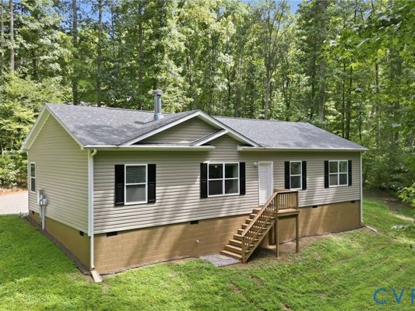 2575 Log Cabin Road , Maidens, VA 23102
