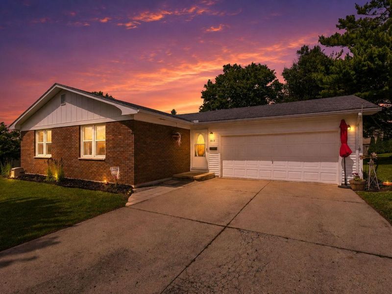 803 Ridgeview Drive, Bellefontaine, OH 43311 Photo 1