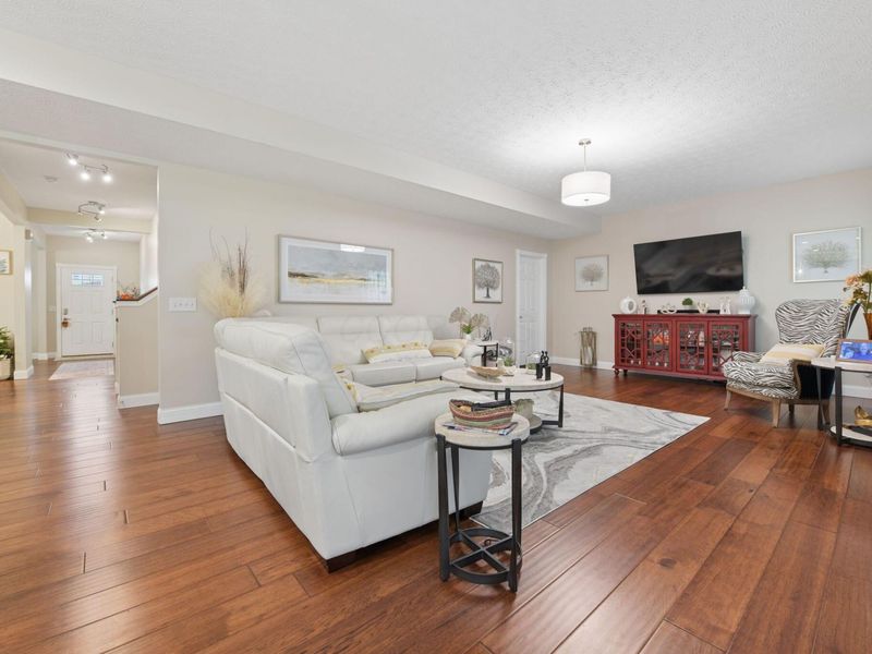5698 Queen Victoria Street, Groveport, OH 43125 Photo 16