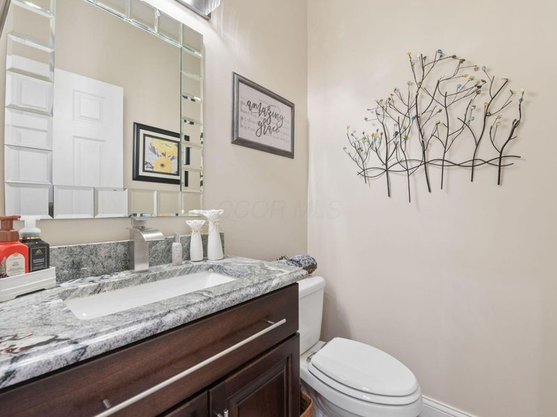 5698 Queen Victoria Street, Groveport, OH 43125 Photo 8
