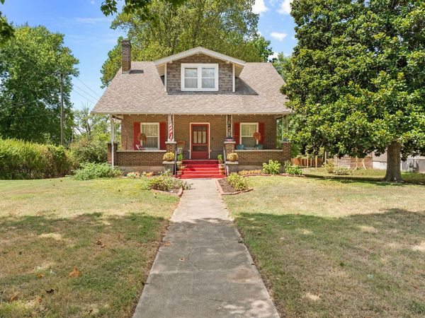 535 S Lincoln Avenue , Aurora, MO 65605