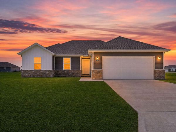 1360 W Kay Street , Bolivar, MO 65613