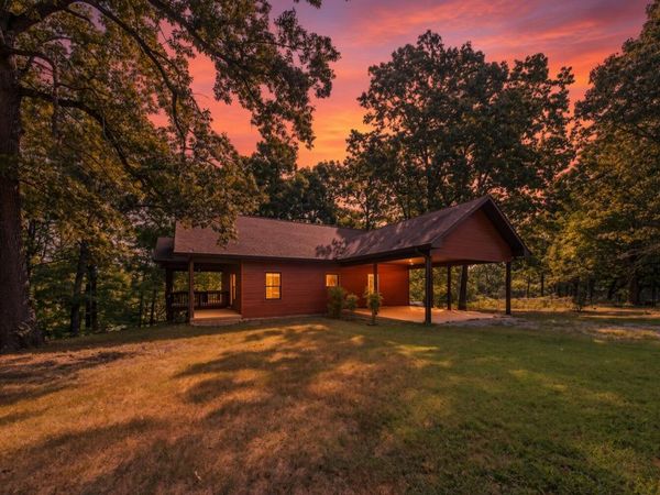 84 County Road 385 , Koshkonong, MO 65692