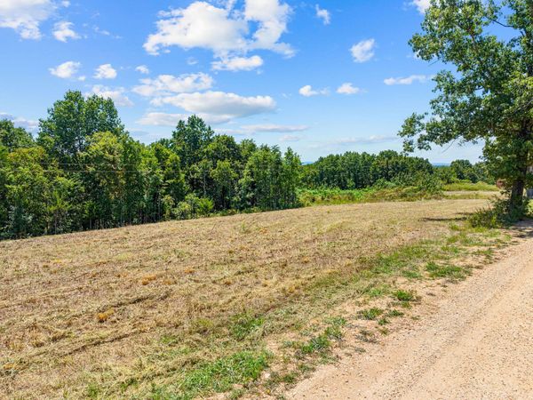 16850 Old Cricket Road W, Omaha, AR 72662