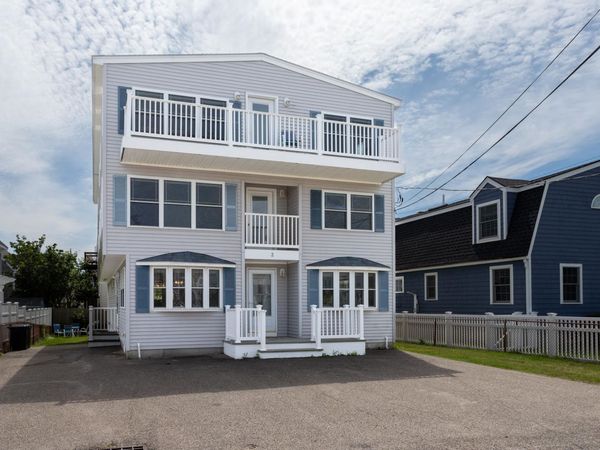 2 Groveland Street, Seabrook, NH 03874