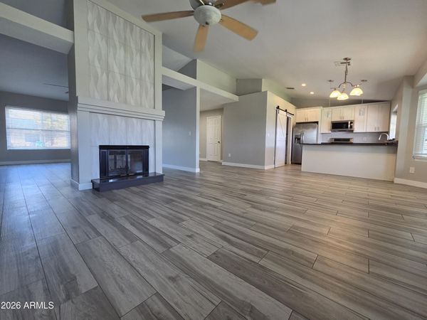 9033 W PURDUE Avenue, Peoria, AZ 85345