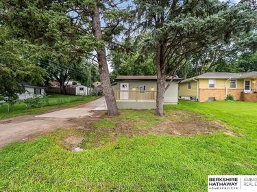 7306 S 28th Street, Bellevue, NE 68147