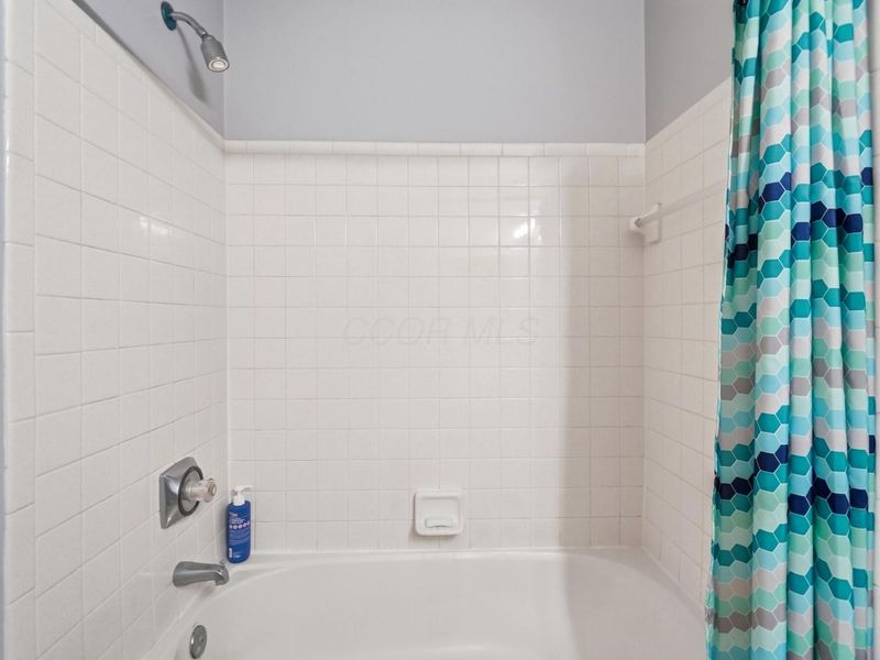 6430 Riverstone Drive, Columbus, OH 43228 Photo 23