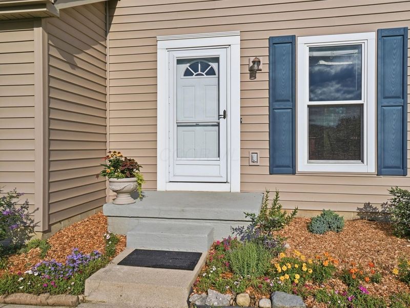 6430 Riverstone Drive, Columbus, OH 43228 Photo 3