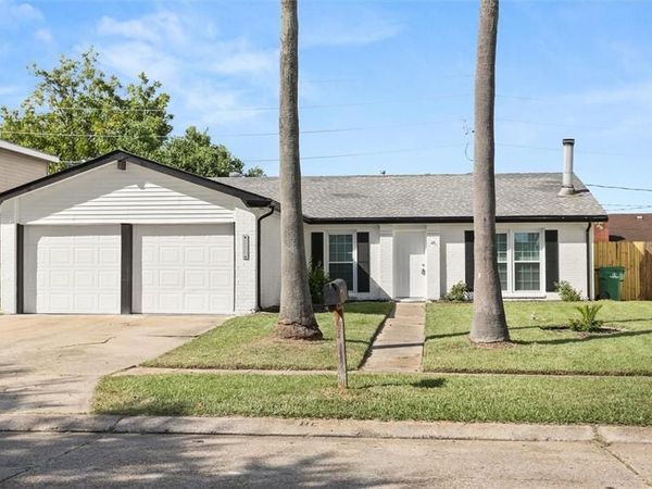 2536 EASTVIEW Drive, Harvey, LA 70058