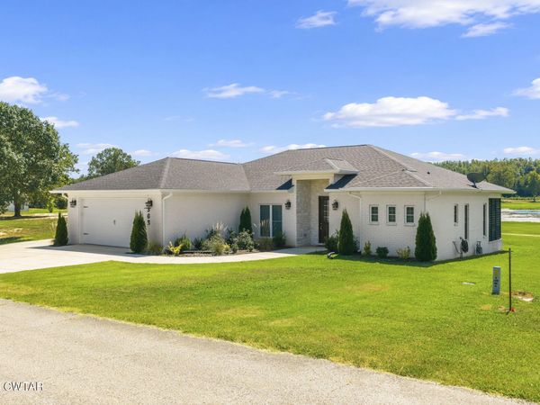 363 Golfview Lane , Decaturville, TN 38329
