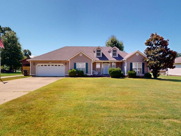 1140 Sir Lionel Street , Dyersburg, TN 38024