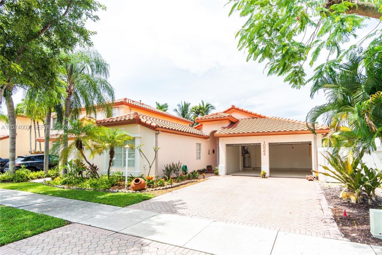 10564 NW 57th St , Doral, FL 33178 Photo