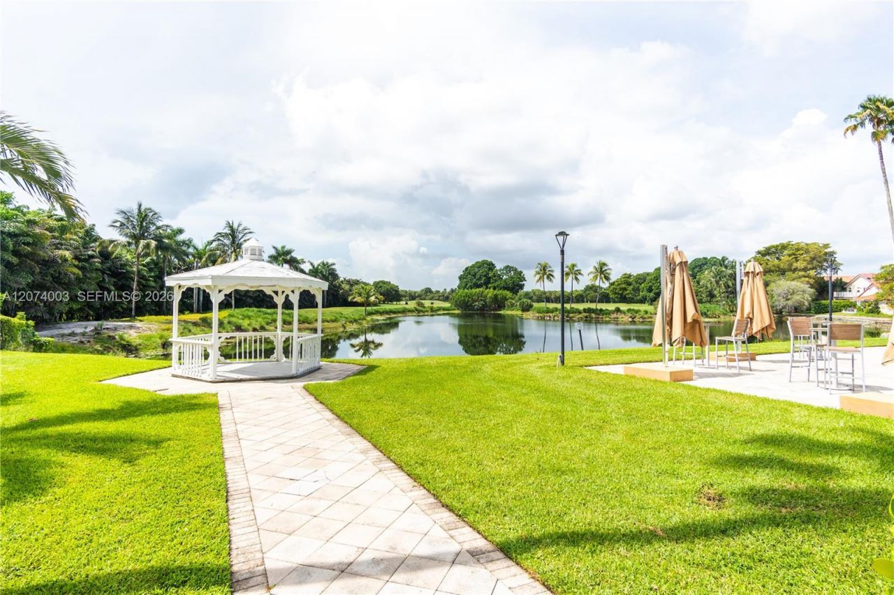 10564 NW 57th St , Doral, FL 33178 Photo