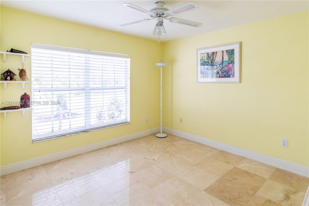10564 NW 57th St , Doral, FL 33178 Photo