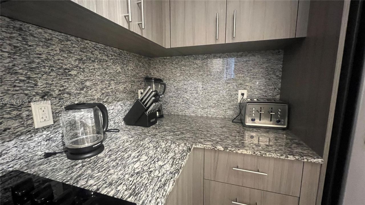5350 NW 84th Ave , Unit 1605, Doral, FL 33166 Photo