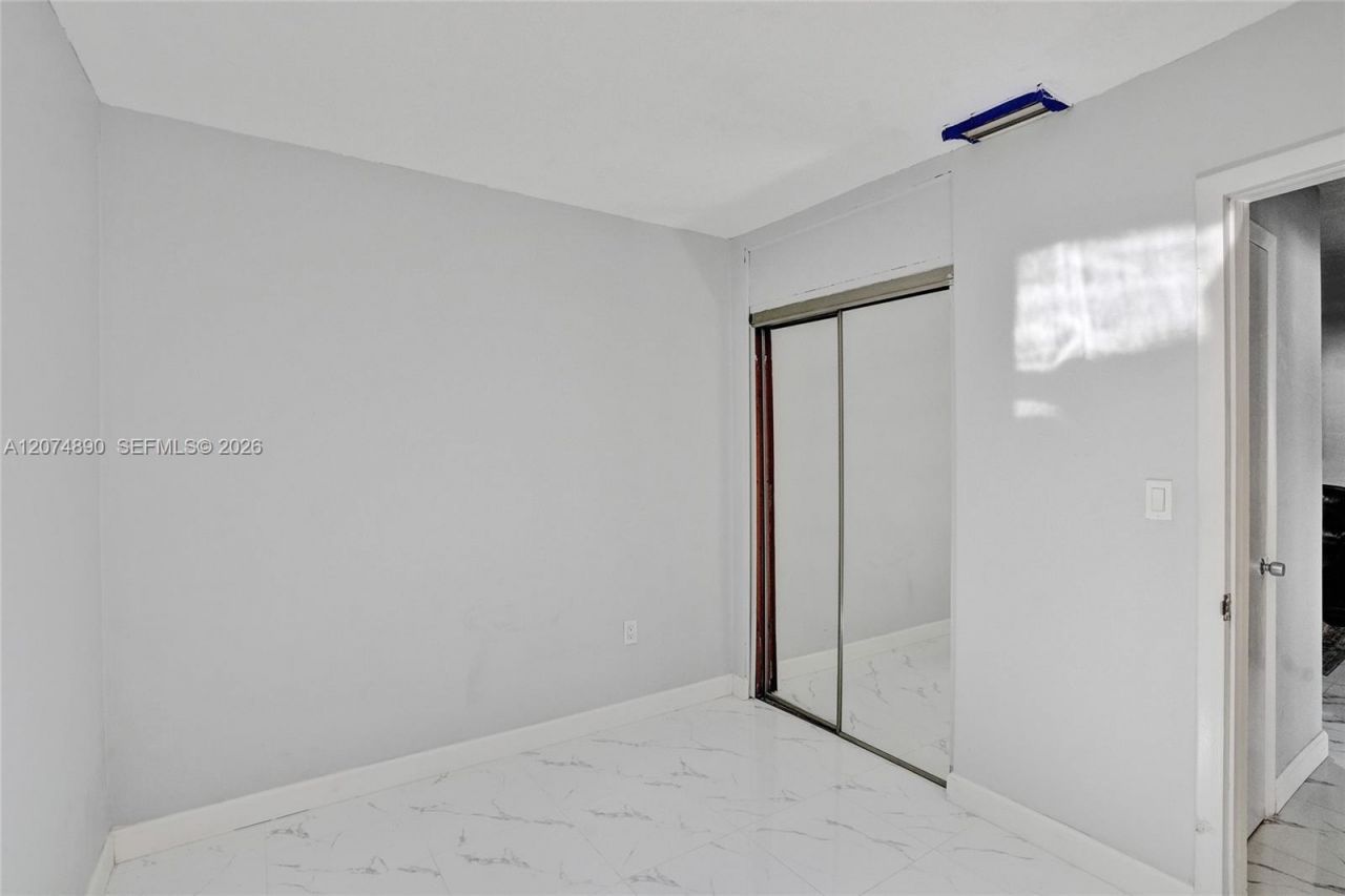 903 W 77th St, Hialeah, FL 33014 Photo