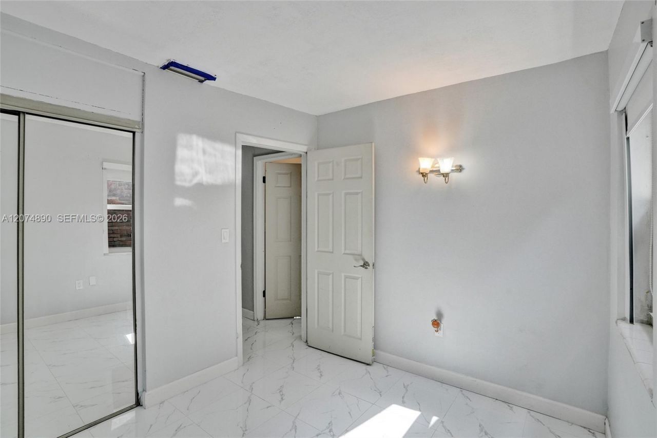 903 W 77th St, Hialeah, FL 33014 Photo