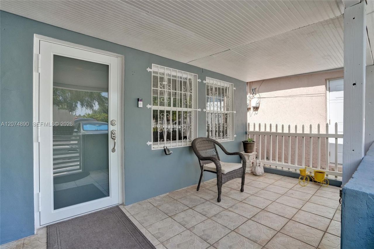 903 W 77th St, Hialeah, FL 33014 Photo
