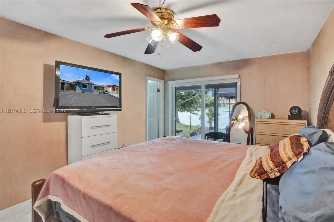 903 W 77th St, Hialeah, FL 33014 Photo