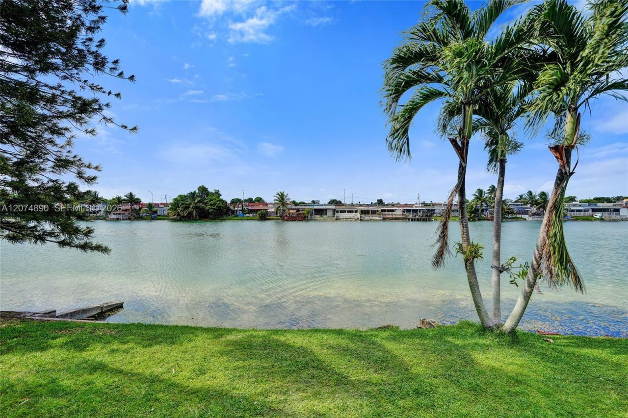 903 W 77th St, Hialeah, FL 33014 Photo