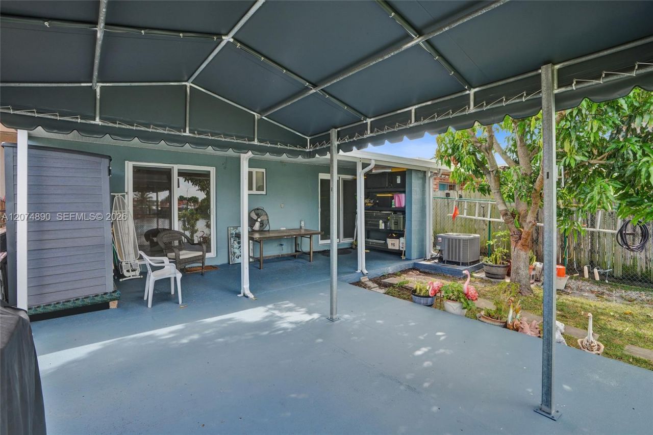 903 W 77th St, Hialeah, FL 33014 Photo