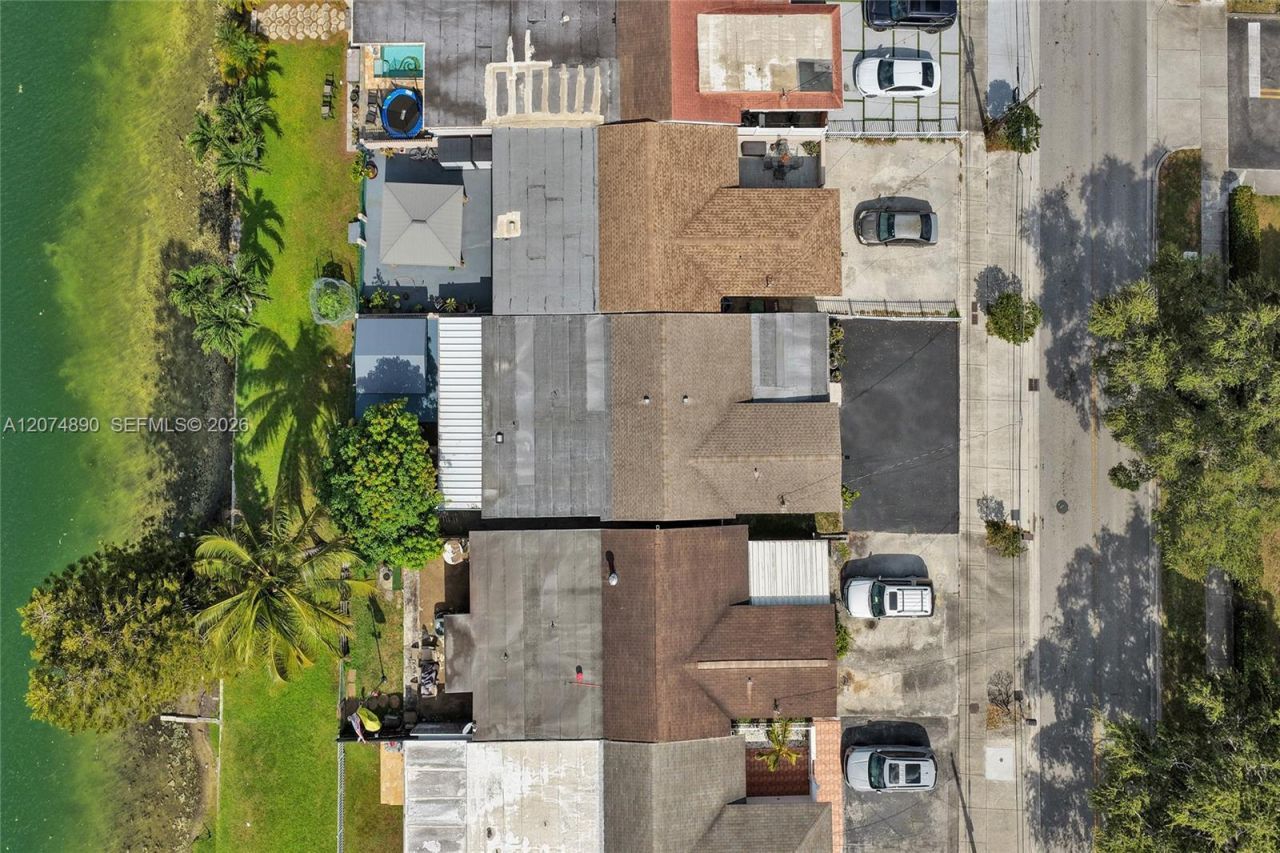 903 W 77th St, Hialeah, FL 33014 Photo