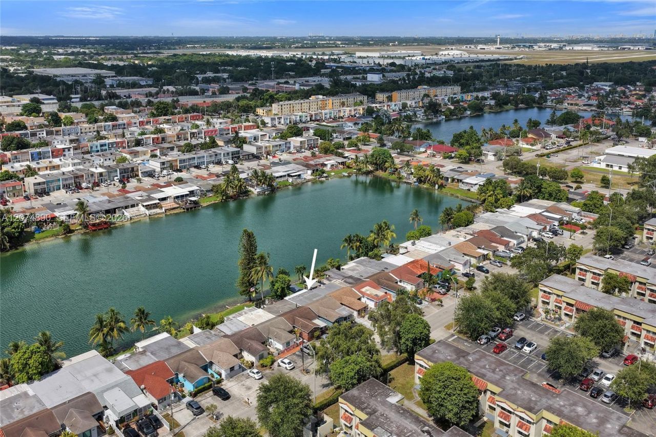 903 W 77th St, Hialeah, FL 33014 Photo