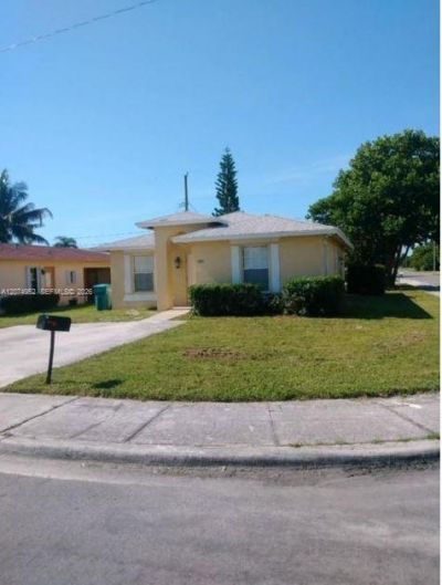 1050 NW 4th St , Boynton Beach, FL 33435 Photo