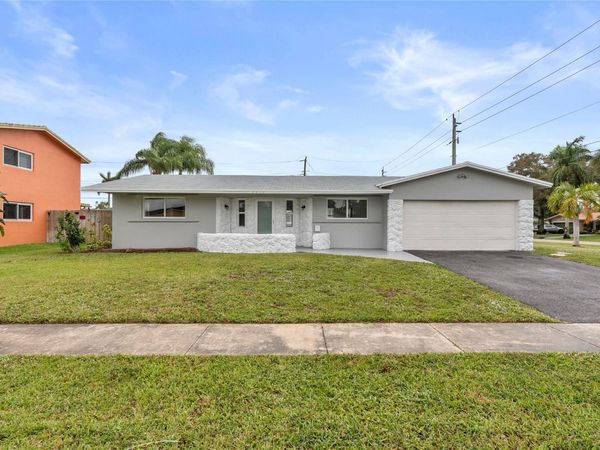 4490 NW 8TH Street, Coconut Creek, FL 33066