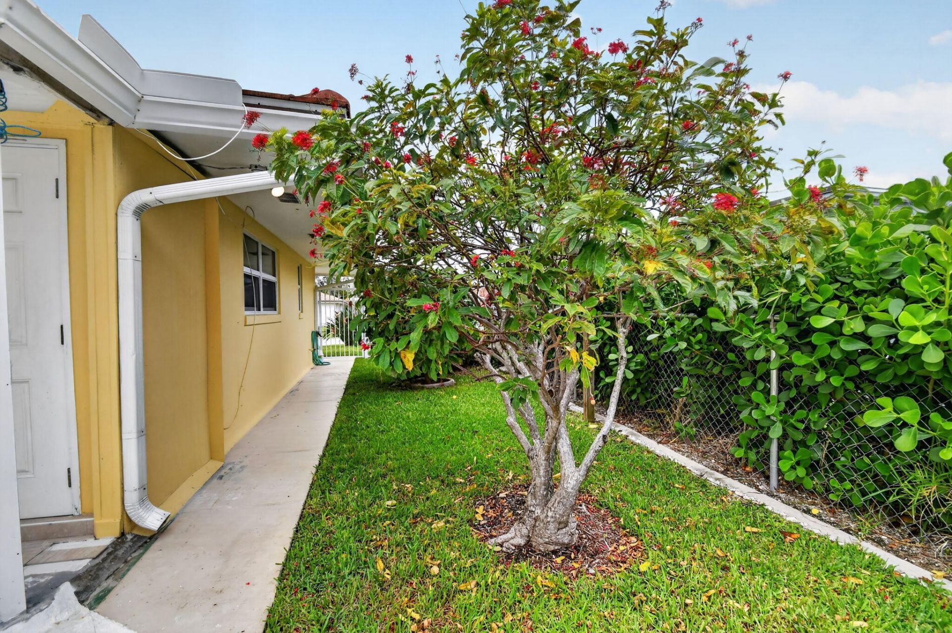 1221 Singer Drive, Singer Island, FL 33404 Photo