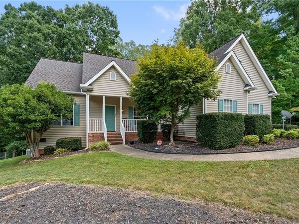 7702 Perthshire Drive , Oak Ridge, NC 27310