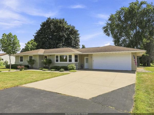 4521 W CAPITOL DRIVE, Appleton, WI 54913