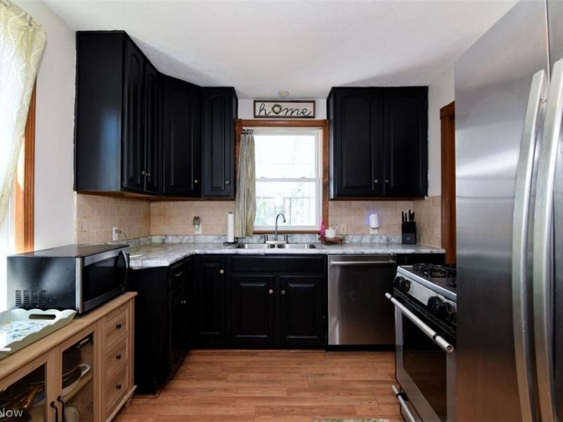 696 High Street, Bedford, OH 44146 Photo 8