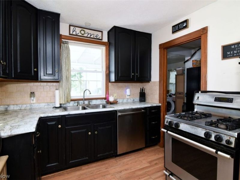 696 High Street, Bedford, OH 44146 Photo 9