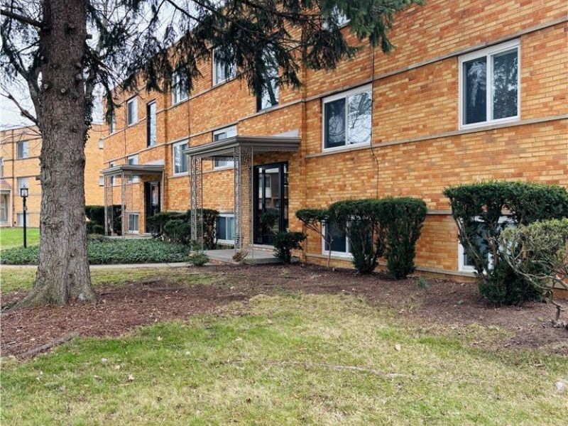 21045 Southbend Circle, Unit 3, Rocky River, OH 44116 Photo 12