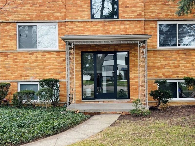 21045 Southbend Circle, Unit 3, Rocky River, OH 44116 Photo 2