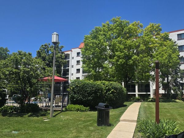 475 PLUM CREEK Drive , Unit 401, Wheeling, IL 60090