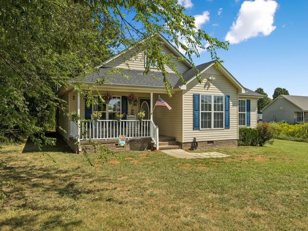 15 Aspen Hills Dr , Fayetteville, TN 37334