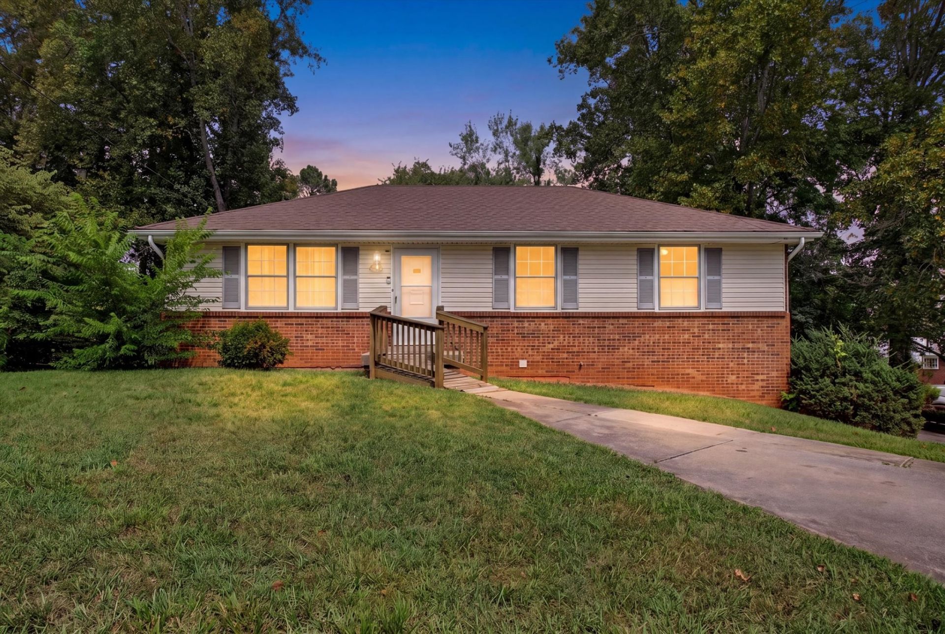 621 Linda Ln, Clarksville, TN 37042 Main Photo