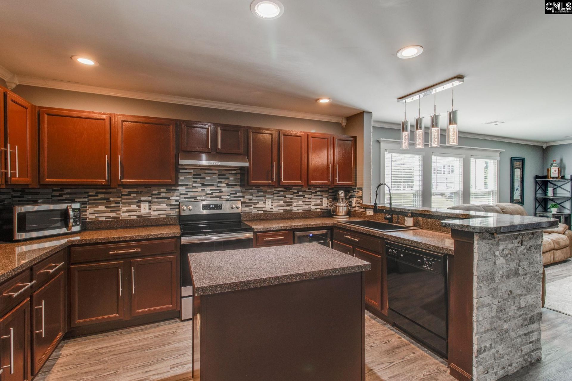 152 Sandalewood Lane Photo 9