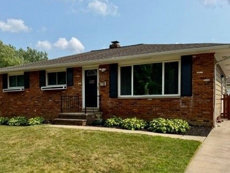1211 Eric Lane , Cleveland, OH 44109 Photo 1