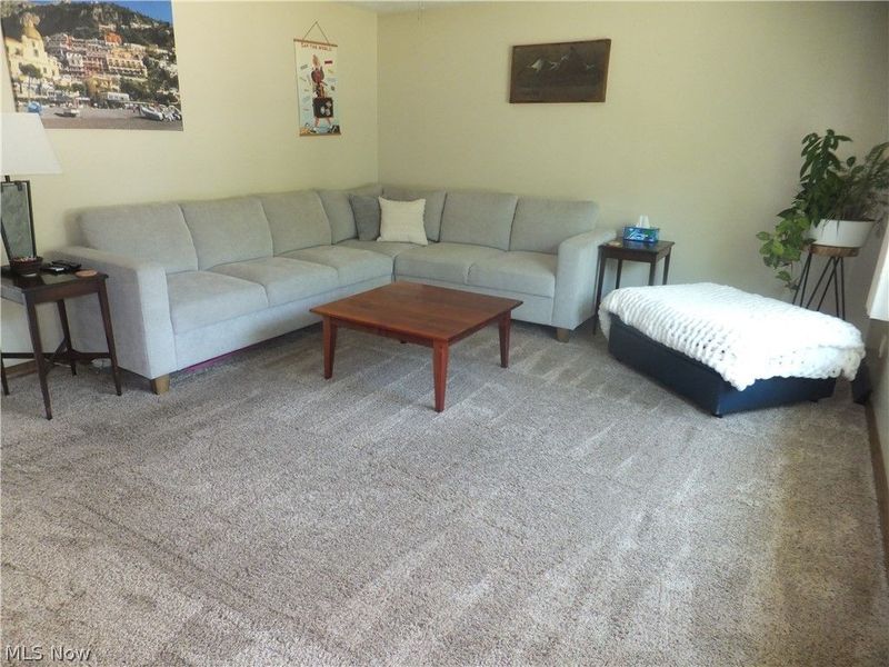 1211 Eric Lane , Cleveland, OH 44109 Photo 2