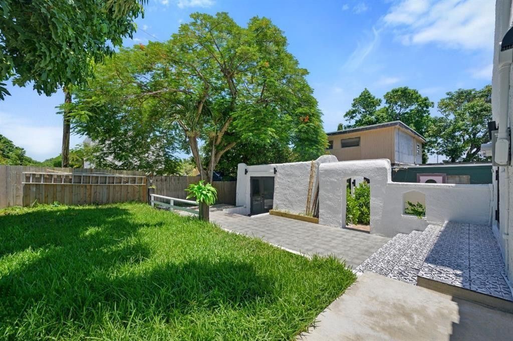 823 33rd Street, West Palm Beach, FL 33407 Photo