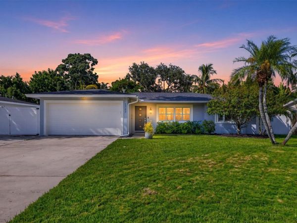 1743 DELAWARE AVENUE NE, ST PETERSBURG, FL 33703