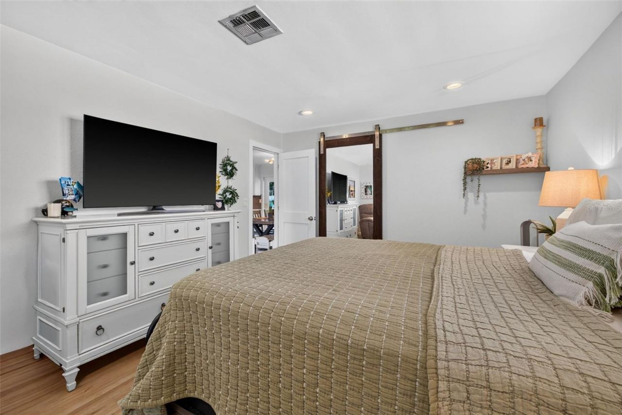 1743 Delaware Avenue Ne, Saint Petersburg, FL 33703 Photo