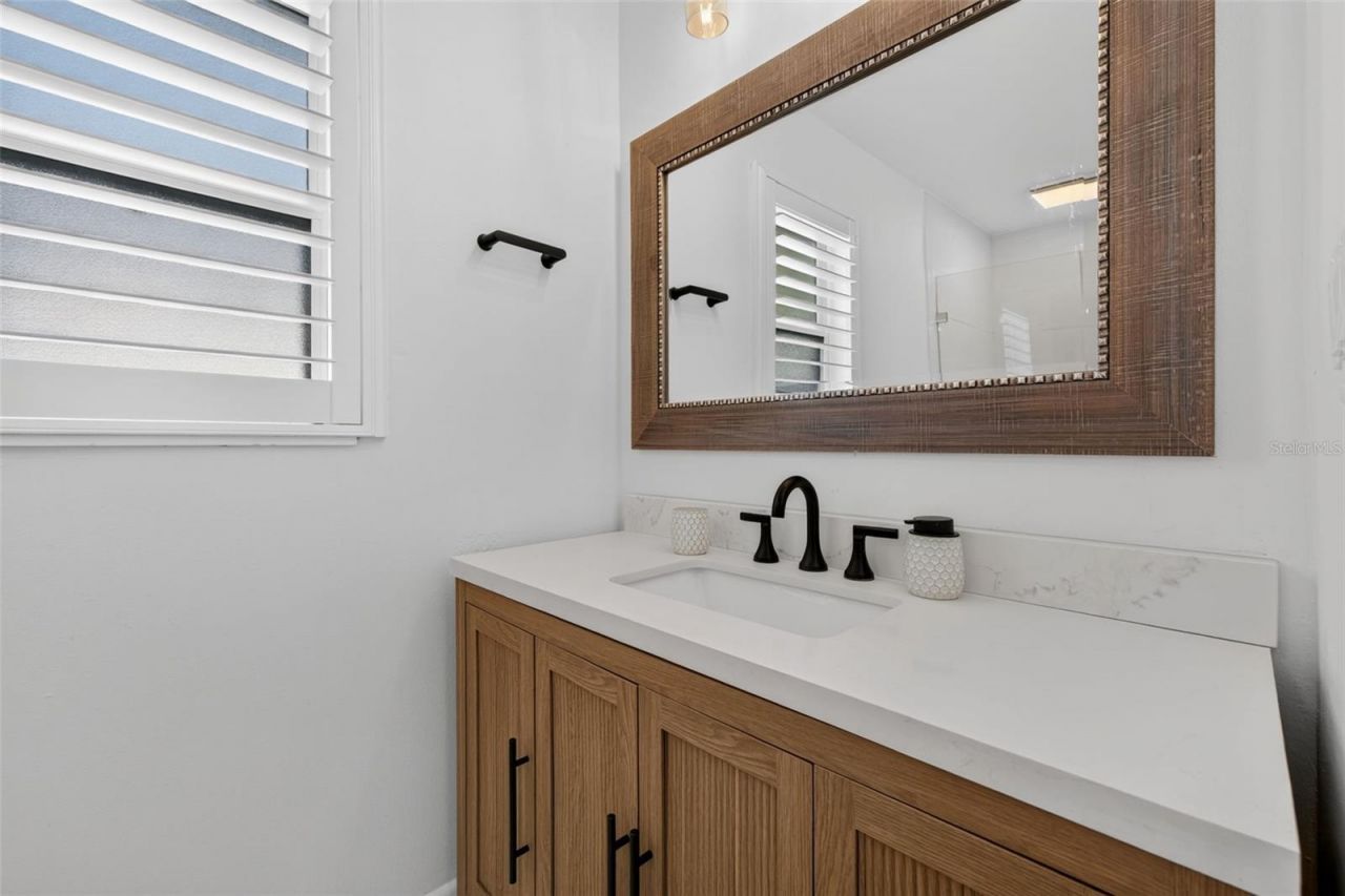 1743 Delaware Avenue Ne, Saint Petersburg, FL 33703 Photo