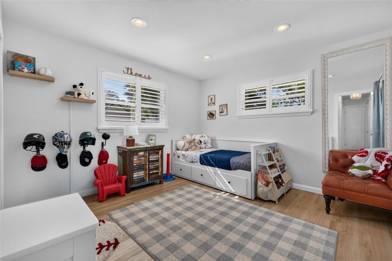1743 Delaware Avenue Ne, Saint Petersburg, FL 33703 Photo