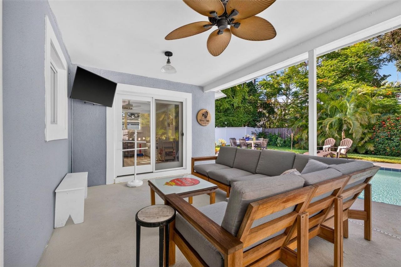 1743 Delaware Avenue Ne, Saint Petersburg, FL 33703 Photo