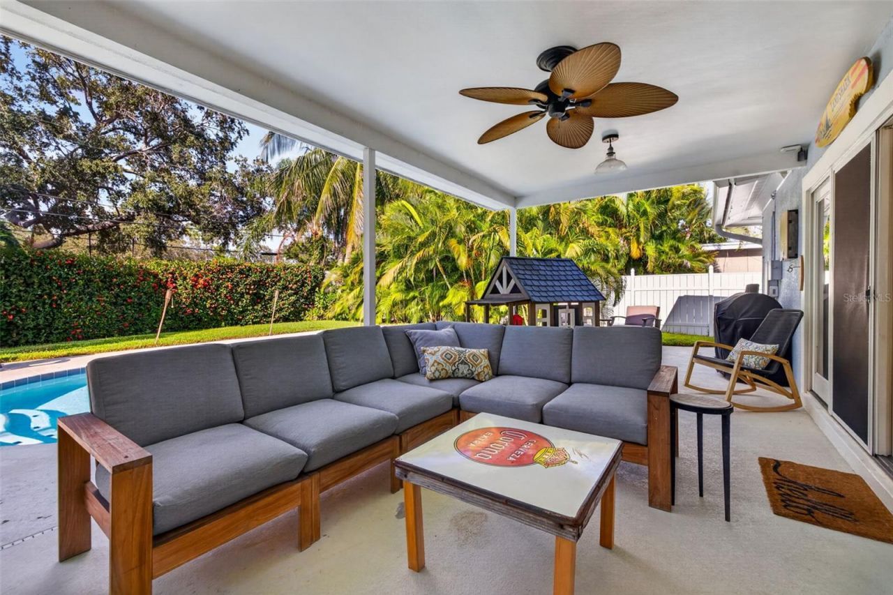 1743 Delaware Avenue Ne, Saint Petersburg, FL 33703 Photo